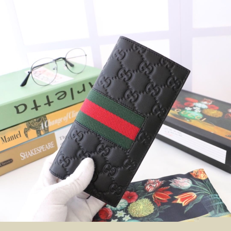 G*u*i wallets & purse